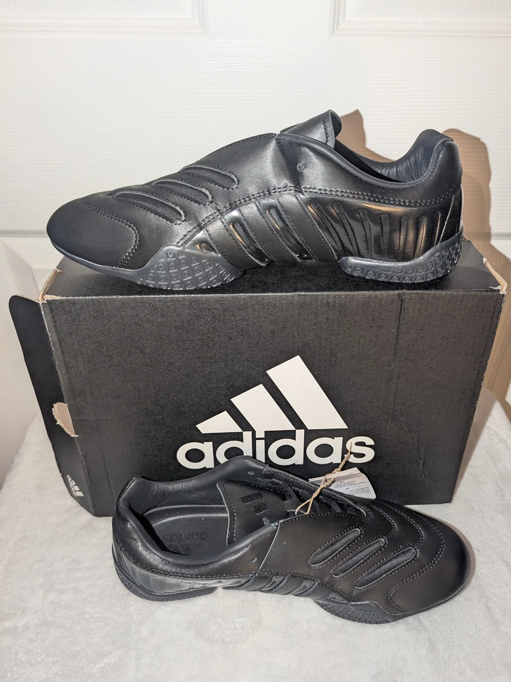 adidas triple black